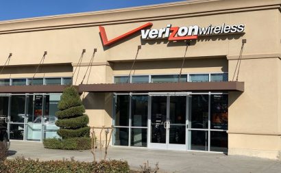 Install a New Sign to Bring Customers Into Your Business